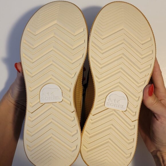 NEW Sorel Out N About IV Varsity Boots Womens 9 Winter Comfort Cozy Outdoors - Picture 7 of 8